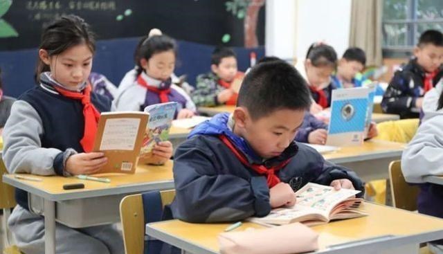 教师|家长呼声很高：“提议取消延迟服务”，有些地区已落实，你怎么看