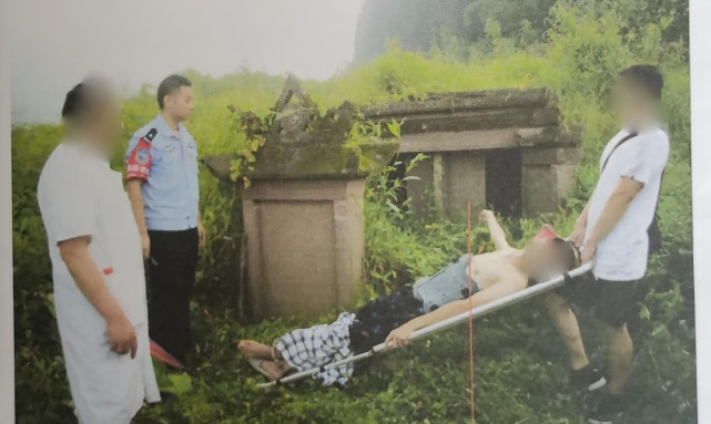 热点微评社 挖人祖坟！31岁男子“自学盗墓”被砸骨折：花费18万还被判刑！