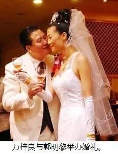 万梓良|万梓良:跟前妻矛盾无法调和,再婚把小妻子当成宝,让岳父母安心