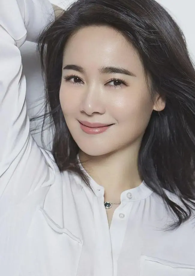 左小青|曾获5次体操冠军、被曝私生活后嫁大20岁富豪，如今43岁活成这样