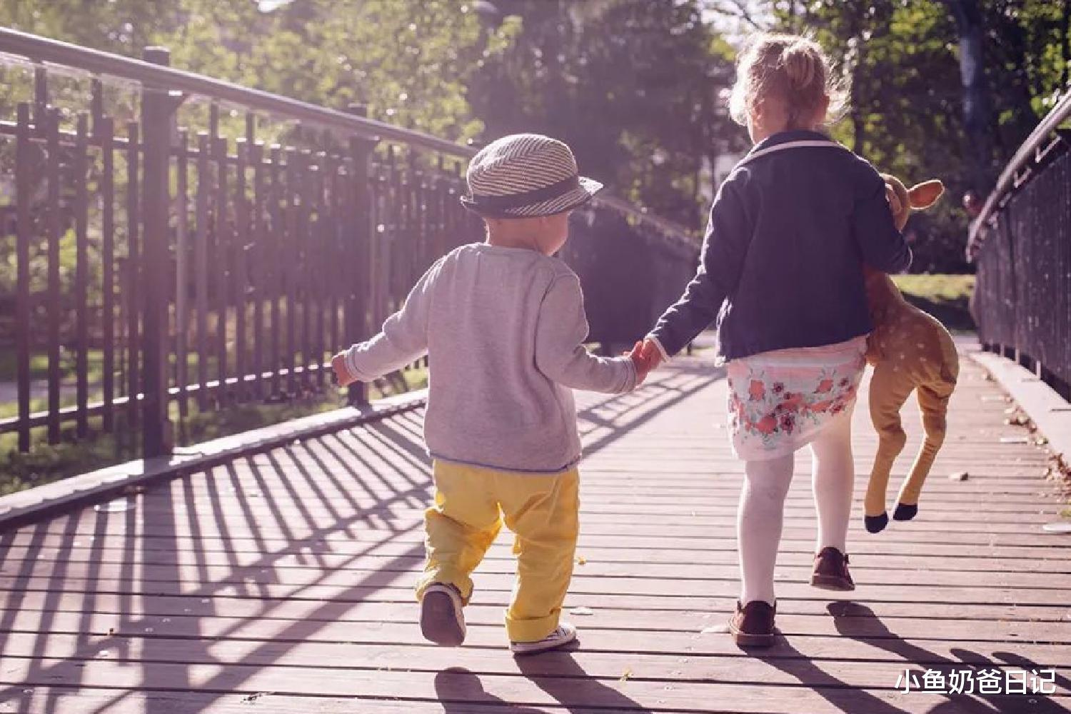 小鱼奶爸日记|广东4岁男孩独自看店，见风雨来临立马收拾关门，什么神仙教育
