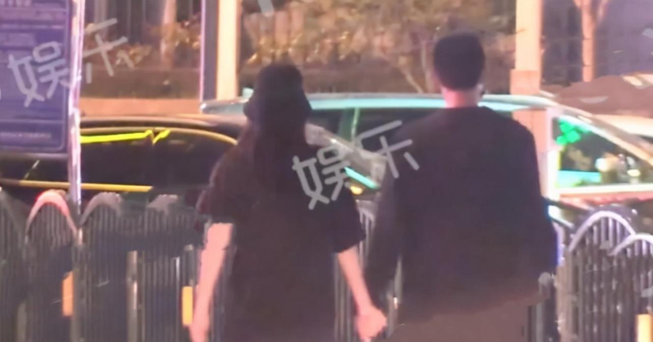 王楚然|陈宥维在王楚然家里过夜被拍，二人曾在节目里拥抱引男方粉丝不满