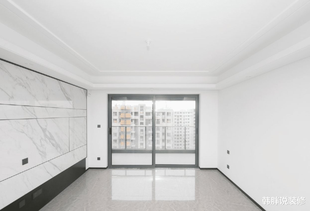 140㎡新房坚持穷装，光秃秃的大白墙，不做任何收纳，省钱到了极致