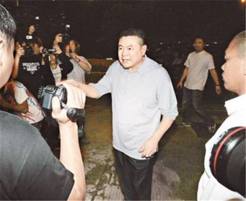 刘銮雄|落魄富二代没钱住院，保姆凑5000送他，现他身家千亿，竟如此报恩