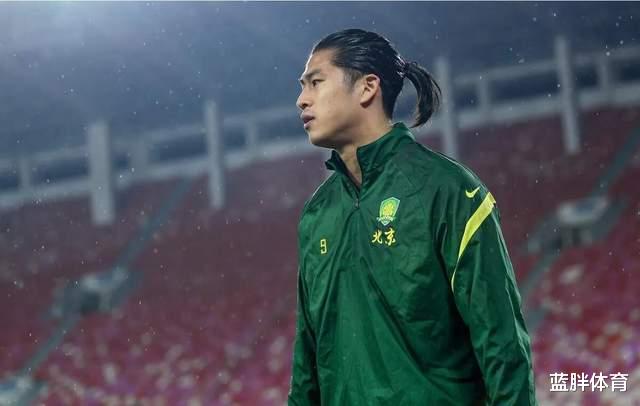 北京國(guó)安|昔日國(guó)安主力被比利奇棄用，本輪連大名單都沒(méi)進(jìn)，卻贏得球迷點(diǎn)贊