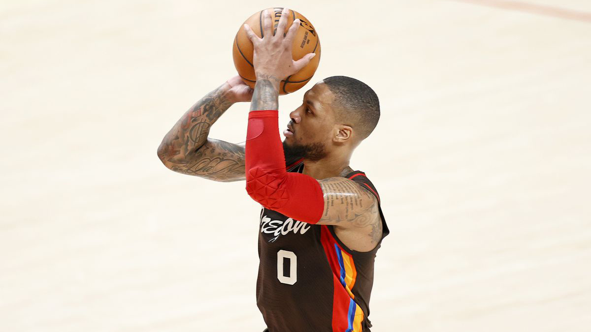 火箭队|休赛期交易利拉德?美媒为火箭列3重磅方案:沃尔+8首轮诚意足够