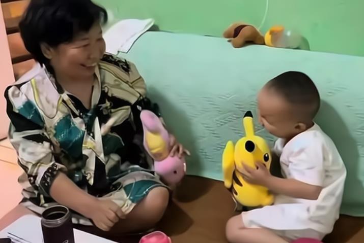 杜新枝|杜新枝铁粉起内讧！金果儿与彬彬有理互撕，曝出不少内幕消息