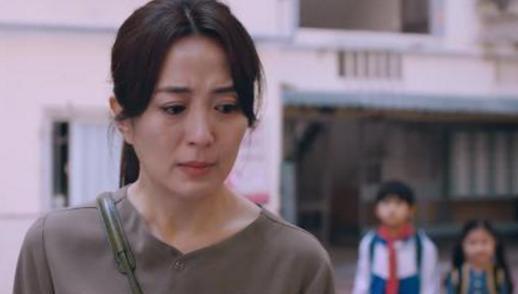 杨童舒|她在拍戏中意外怀孕，孩子如今11岁，却不知道亲生父亲是谁？