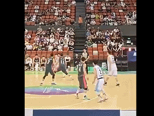 全运会|抱着强吻！张镇麟炸了！狂砍52分10板！全运会第一新秀诞生