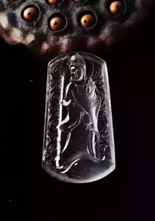 |价值100多万的玻璃种原石，做出的成品让人忍不住想占为己有！