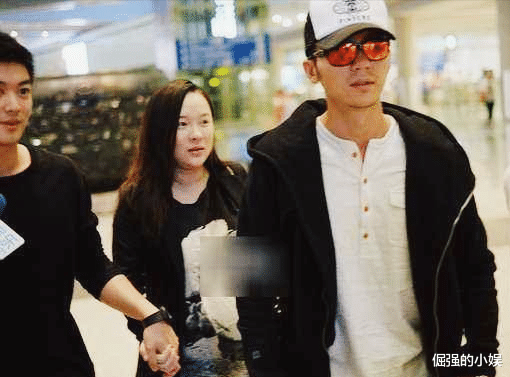 林心如|当年那个见谁都叫爸爸的嗯哼，如今长大成人了，一双大长腿十分显眼