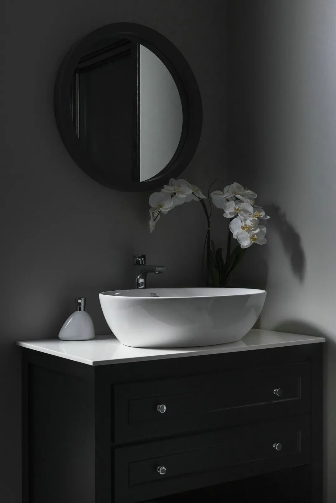 爱空间 66㎡黑暗系小轻奢:棱角分明的改造,这个家看着太爽了!