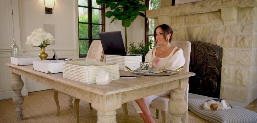 洛杉矶|梅根产后就炫富？公开豪宅+置入行销新作，再被批：别再营造假象