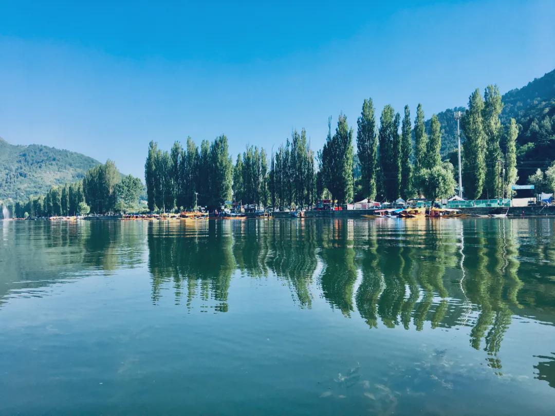 丑故事|闻中 | 漫游喜马拉雅群山,寻访传说中的隐修之地