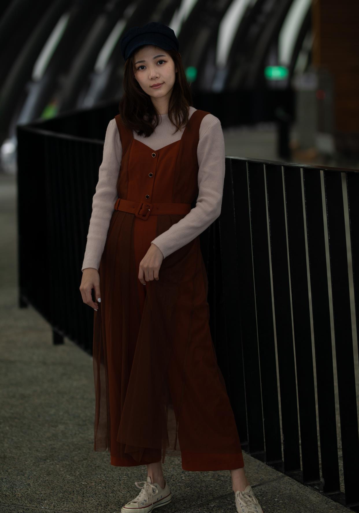 百里守刖 秋日里穿着很是吸睛时尚的小姐姐