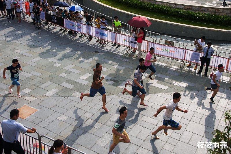 运动|女性用的胸贴为什么在马拉松比赛中男士也必须用？它到底有什么作用？