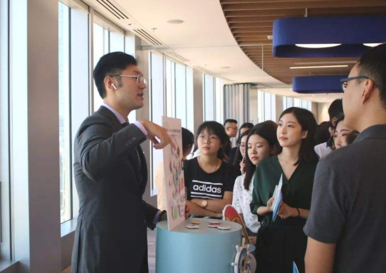 生肖|“我当过学生会主席”，毕业生自认优秀，面试官的话令他无言以对