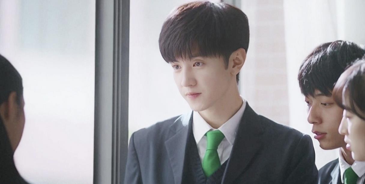 陈哲远|把陈哲远惨打在公屏上!两部电视剧无法播出,两个综艺也面临整改