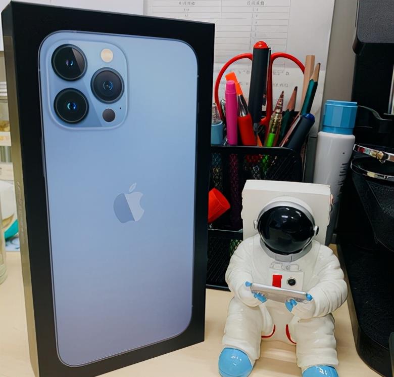 情微说 给老婆买的iPhone13ProMax，因为两个槽点，用了20天就淘汰给我了