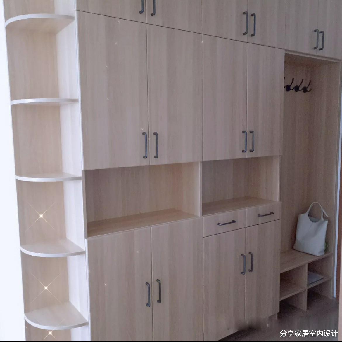 她家太会装修啦，不做吊顶不做电视墙，全屋耐看又温馨，令人羡慕