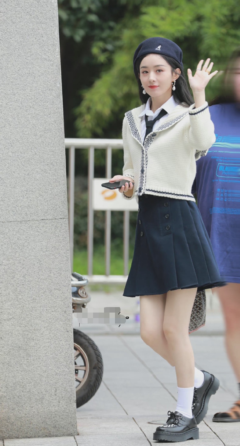 李沁|谢娜二胎后复工，在《快乐大本营》后台感谢赵丽颖帮张杰拍MV