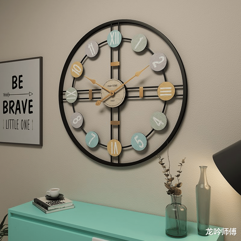 玄武|龙吟师傅来说说办公室或家中挂时钟应该注意什么