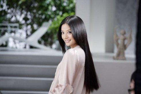 林志玲|10年前赵薇拍拉芳广告，坐她身旁的女孩，连迪丽热巴都敬她3分