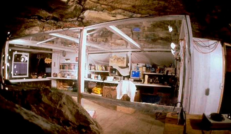 科学家 时间其实不存在？实验者独自在洞穴度过60多天，实际已过去130天