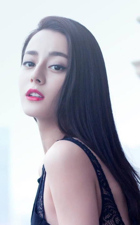 张哲瀚|四大顶流又洗牌了?热巴数据超出张哲瀚1亿,但榜首却雷打不动