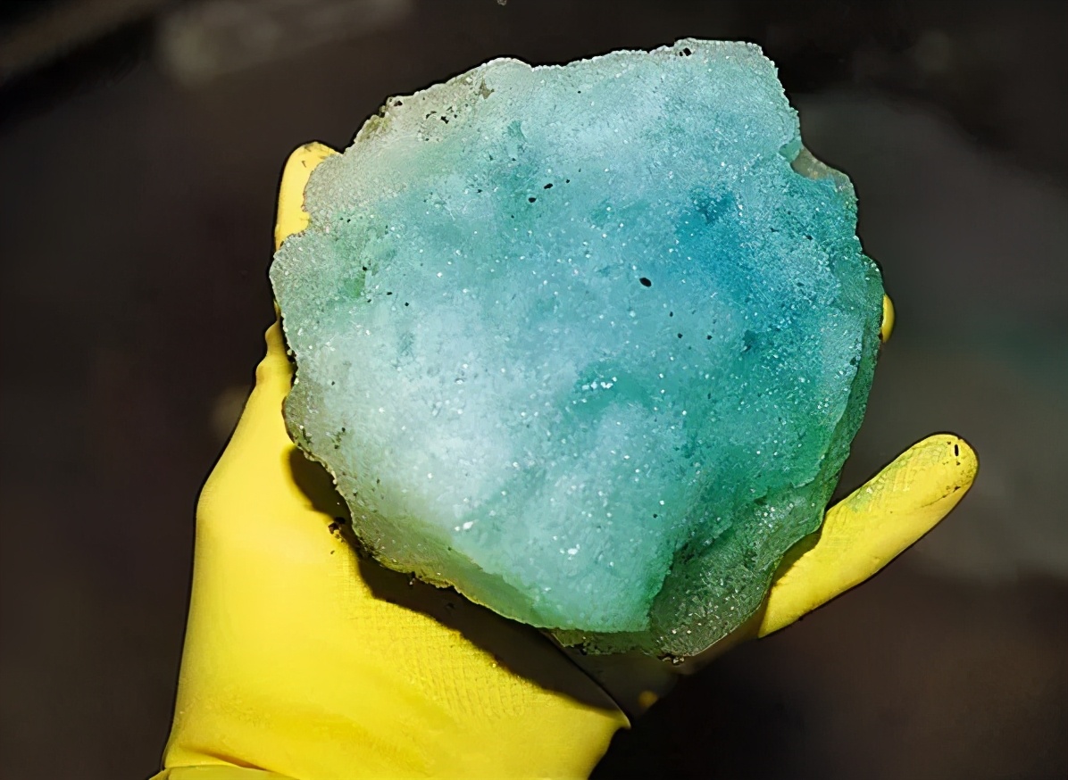 记录奇闻异事 河北一村庄“天降奇冰”，究竟是怎么回事？