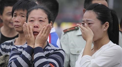 妈妈的补习班 女儿大学一毕业就结婚，爸妈含泪三连问，女儿哑口无言