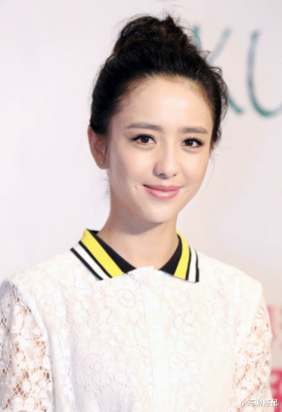 小陈聊搭配|佟丽娅影幕新形象被众人夸，她的变身大女人的造型小技巧值得一学