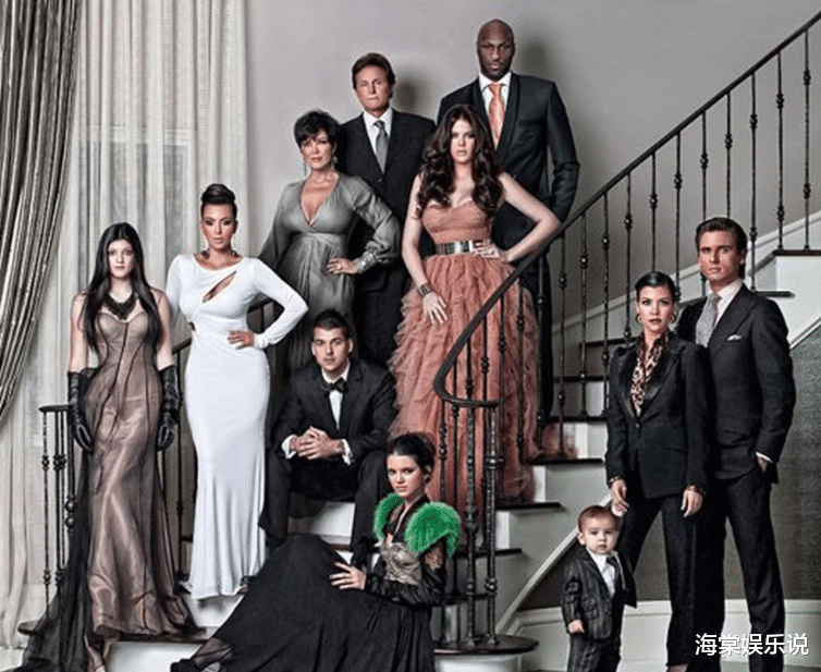 卡戴珊|金小妹身材比卡戴珊正点，穿泳装出海风情万种，超模肯豆身材更辣