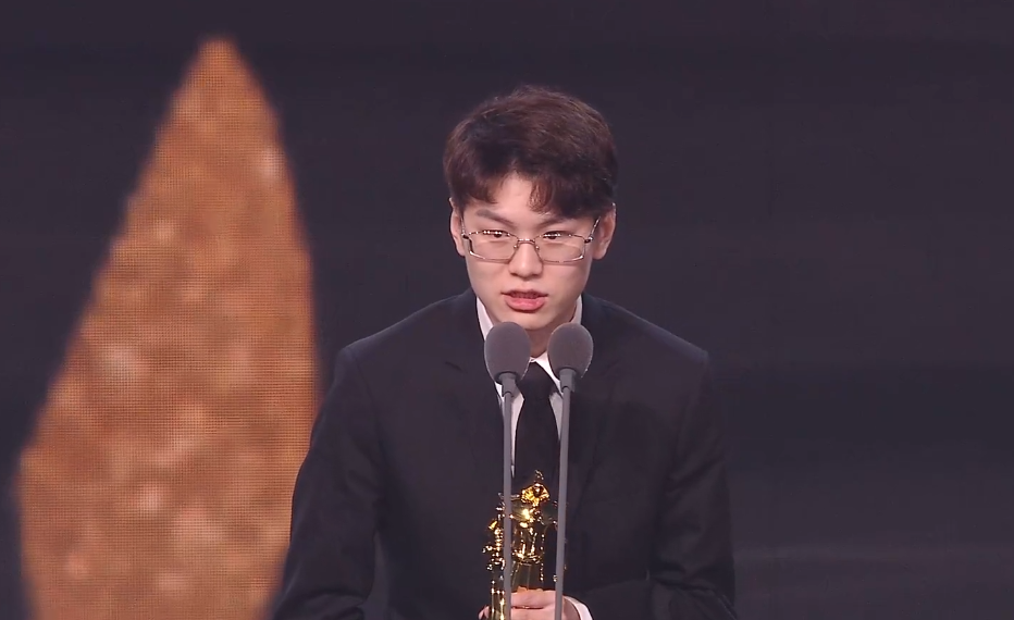 lpl|2021年度最佳阵容：小虎成LPL唯一双位置都拿到过年度最佳的选手