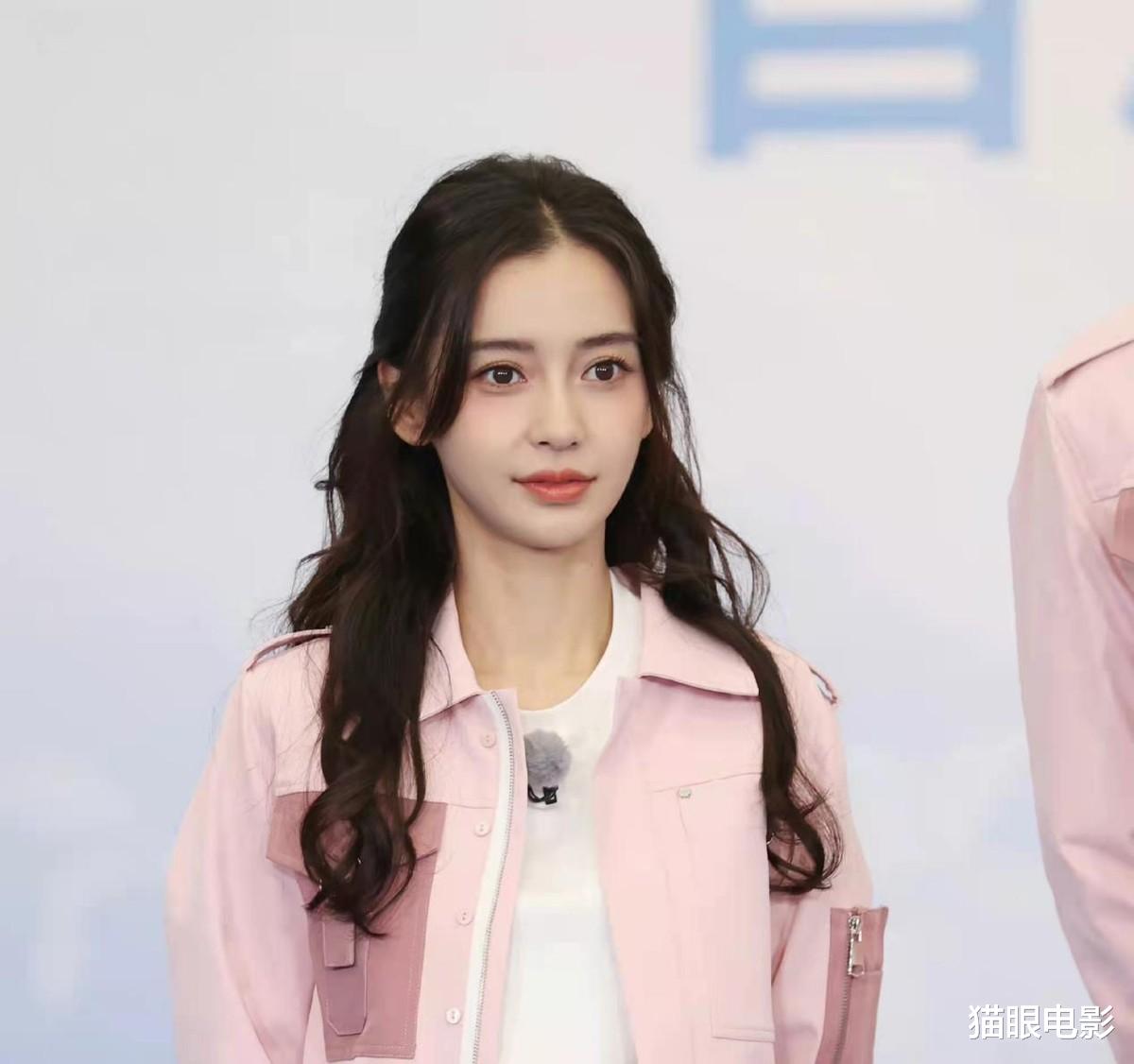 Angelababy|baby化老年妆绝了，戴上假发差点没认出来，网友：最靓的阿姨