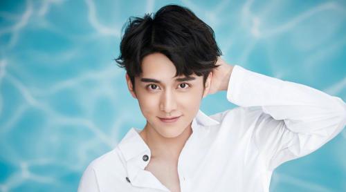 张新成|张新成“成名往事”受关注！坚持提升演技被敬仰？屡次出圈创奇迹