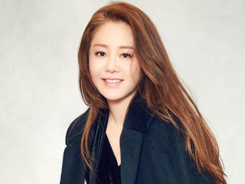 高贤廷|被豪门“放逐”，高贤廷五十岁演戏忙，留在夫家的儿女只知继母好