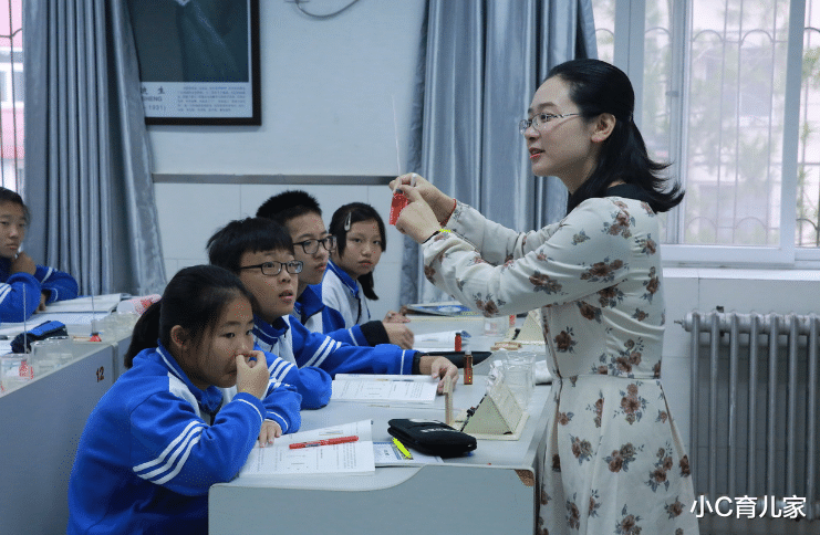 德阳|上海教师工资条走红，引各地教师晒收入，网友：我也想去考教资了