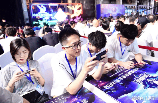 大学生|国内首批“电竞大学生”即将毕业，毕业即上岗，用人单位抢着要