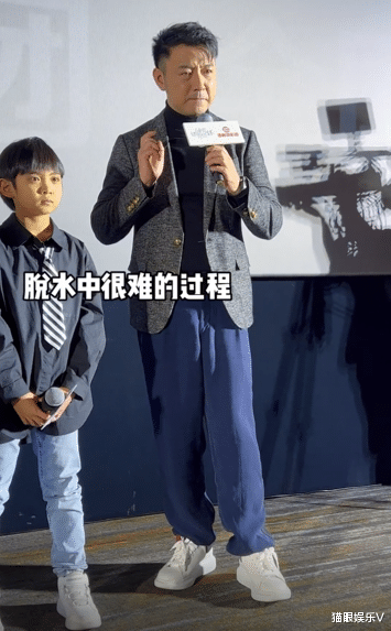 曹炳琨|38岁曹炳琨拍戏暴瘦50斤，3天没喝水险些失聪，曾因《潜伏》爆红