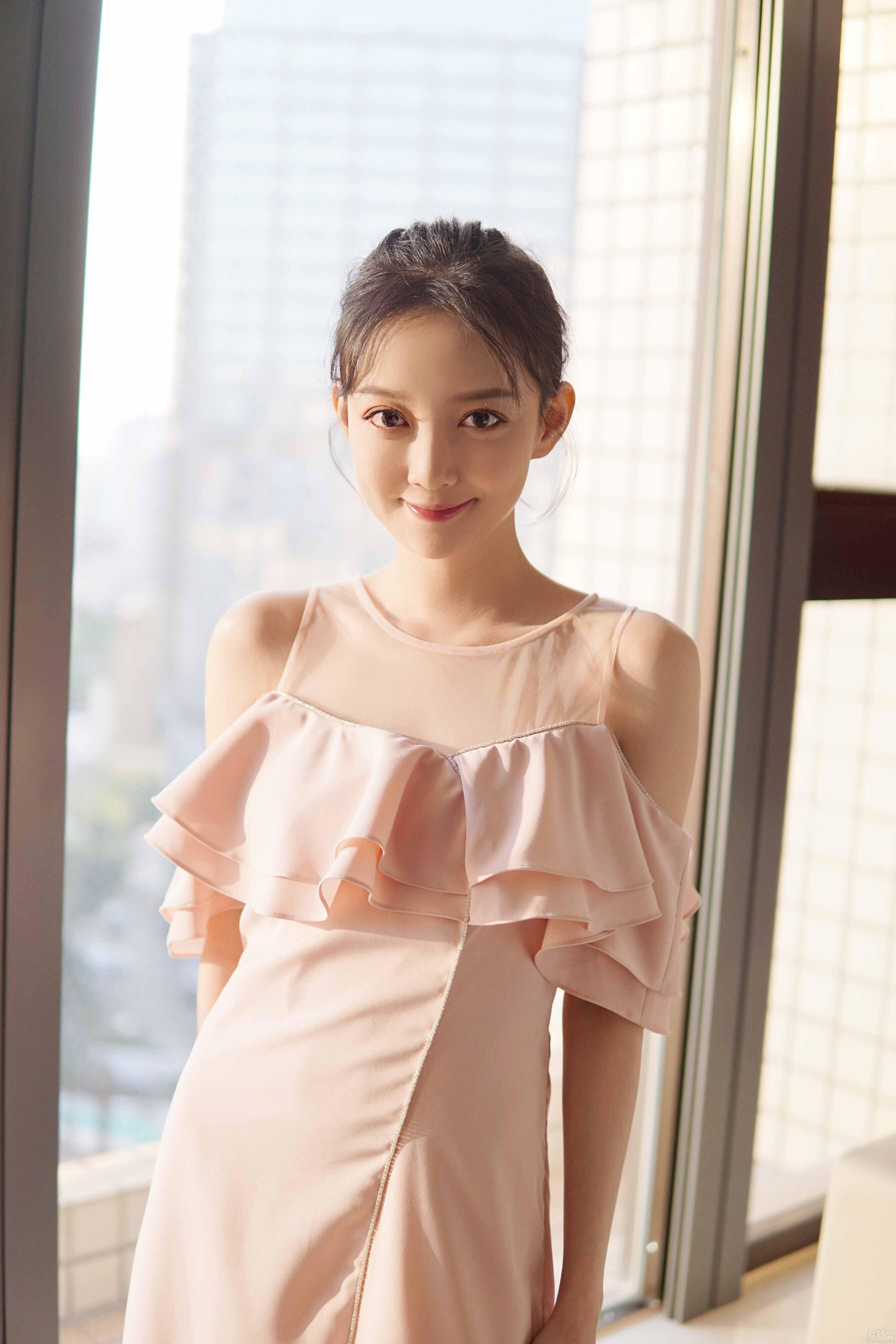 美瞳|人美歌甜，她为什么就不红呢？