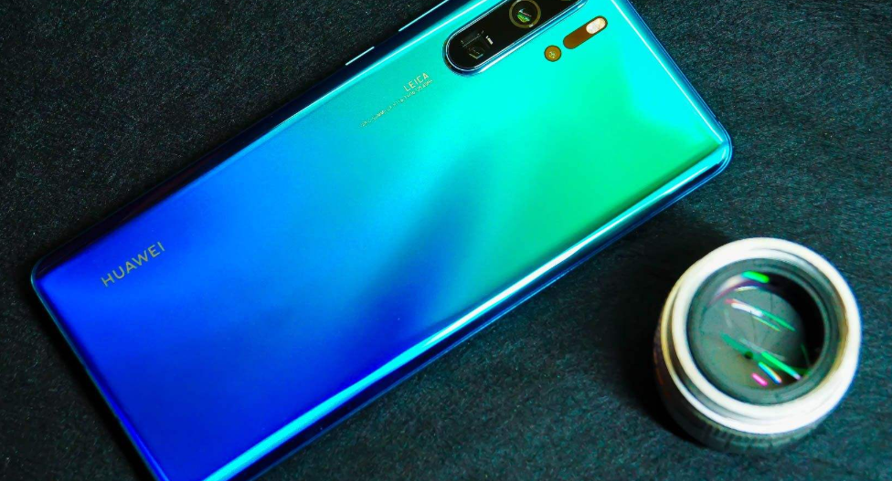 ai|华为 P30 Pro 相机使用 AI 技术，为拍摄月亮增加细节是合理的吗？