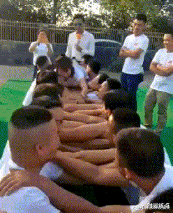 时尚炫点 “为什么大学女生看起来要比男生有钱的多？”