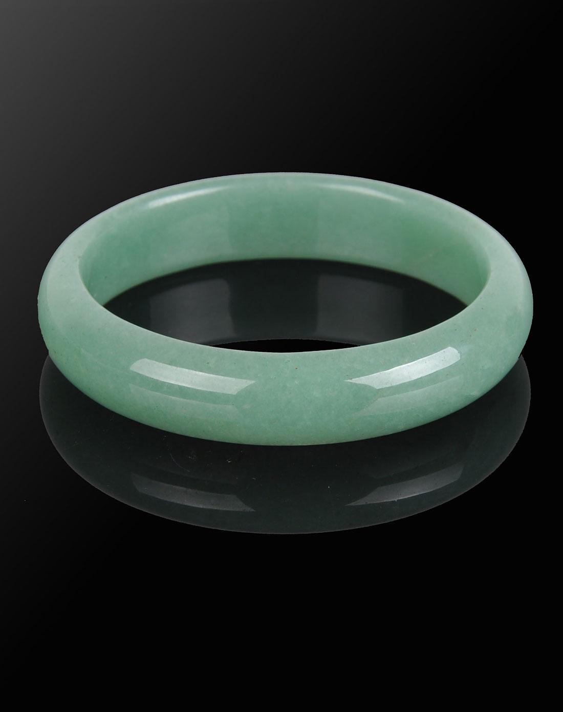 粉彩|人养玉三年；玉养人一生；来看看玉是何等价值