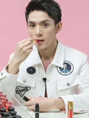 李佳琦|李佳琦又翻车了,带货直播中多次讽刺旁边的工作人员