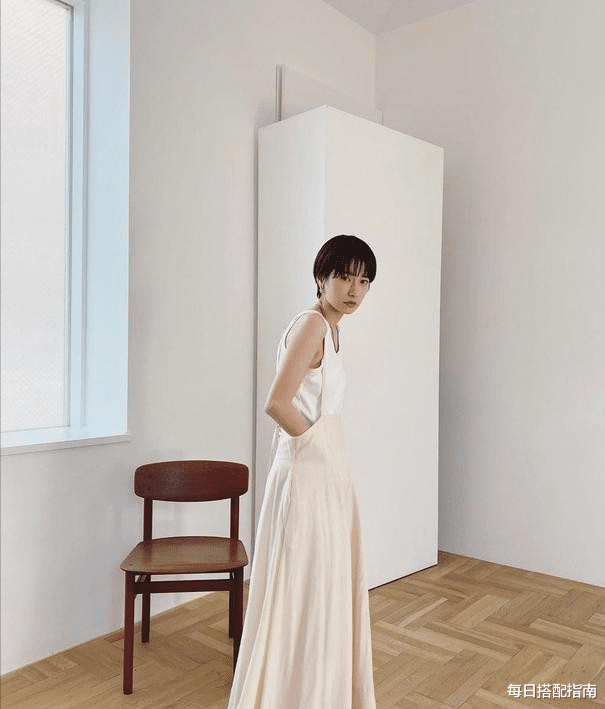 每日搭配指南|今夏流行的“日系穿法”，这4点才是精髓，3、40岁女人穿精致减龄