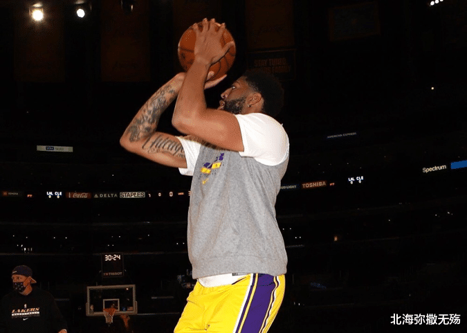 灰熊队|提前续约？场均1.6帽+三分40%！才21岁啊，恭喜，新一代双雄来了