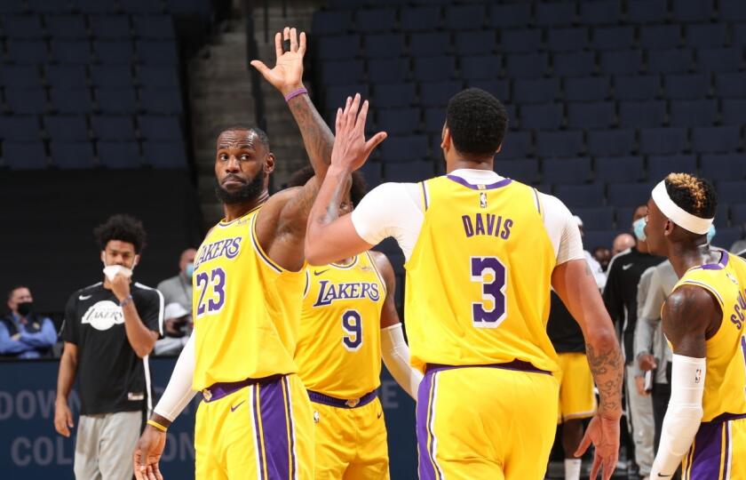 湖人队|报价比尔！为组三巨湖人终于行动，对不起施罗德，这次你要离开了