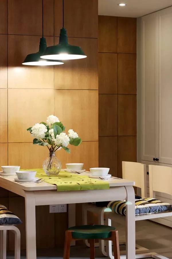 80后文艺青年，清新北欧风情两居室