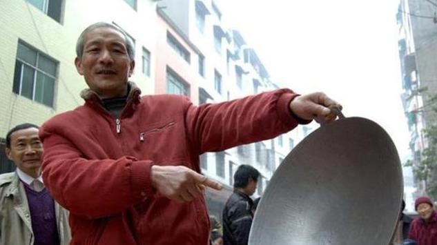 红敏说 当年出现在农村的“赊锅人”，如今不知所踪，为何不回来收钱？